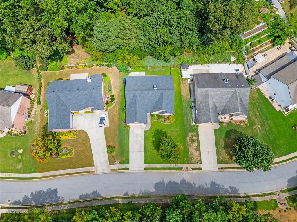 3590 NW BOB HANNAH Drive NW