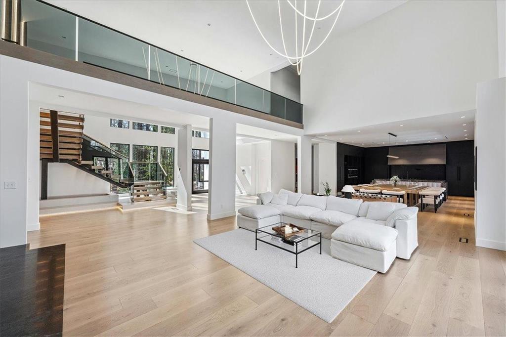 1335 Moores Mill Road NW