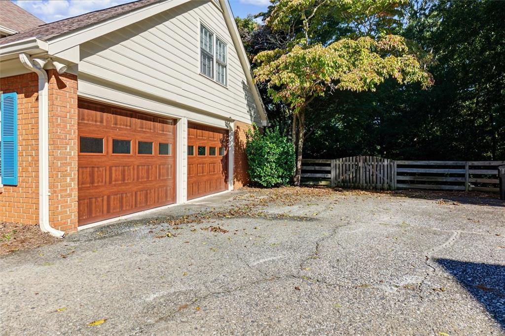 2554 Tanager Court NE