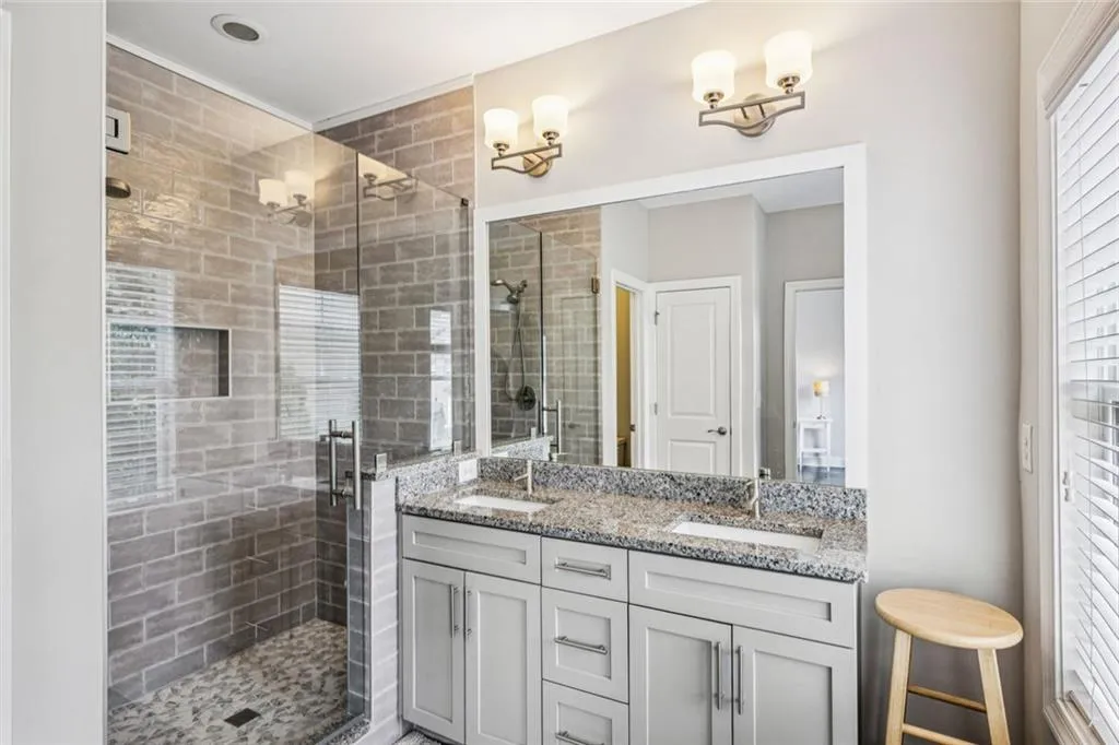 Atlanta, Georgia 30329, United States, 3 Bedrooms Bedrooms, ,4 BathroomsBathrooms,Residential,Active,216442