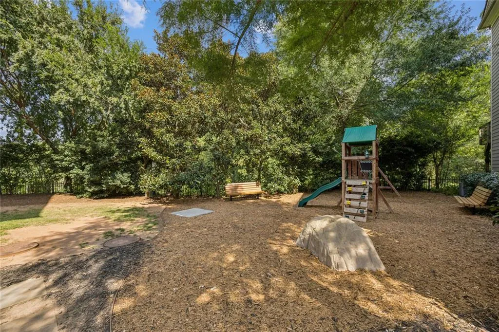 Atlanta, Georgia 30329, United States, 3 Bedrooms Bedrooms, ,4 BathroomsBathrooms,Residential,Active,216442