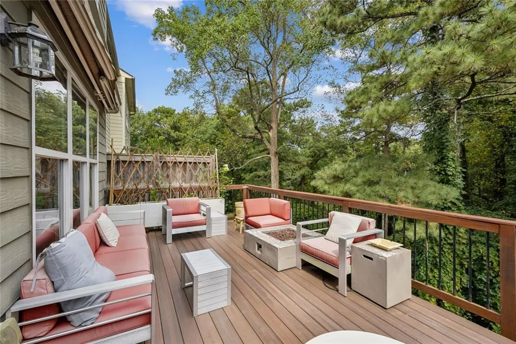 Atlanta, Georgia 30329, United States, 3 Bedrooms Bedrooms, ,4 BathroomsBathrooms,Residential,Active,216442