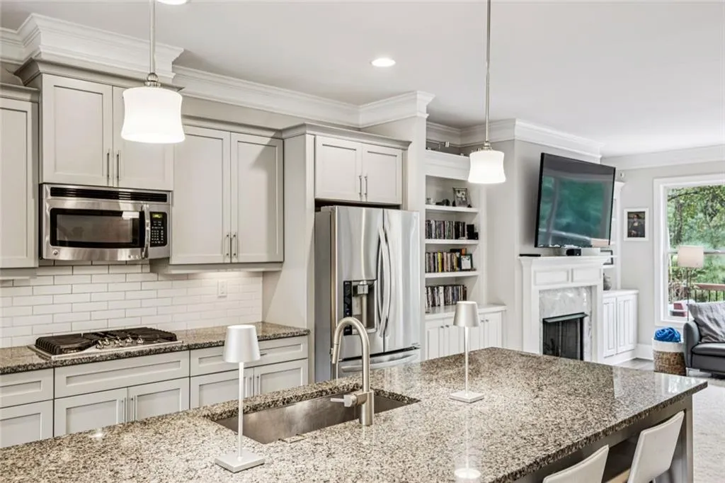 Atlanta, Georgia 30329, United States, 3 Bedrooms Bedrooms, ,4 BathroomsBathrooms,Residential,Active,216442