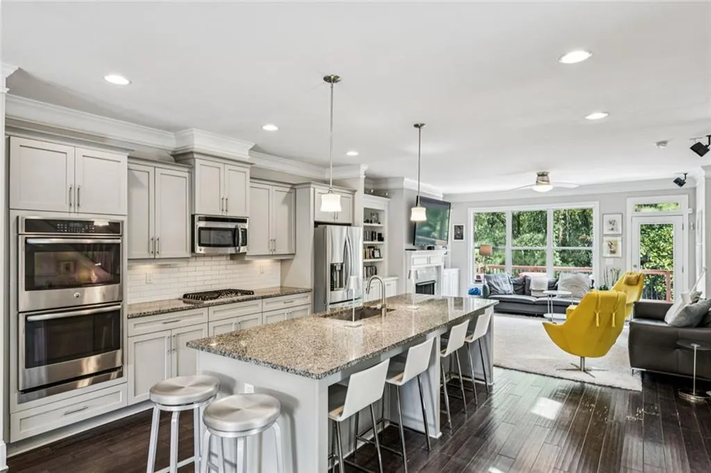 Atlanta, Georgia 30329, United States, 3 Bedrooms Bedrooms, ,4 BathroomsBathrooms,Residential,Active,216442