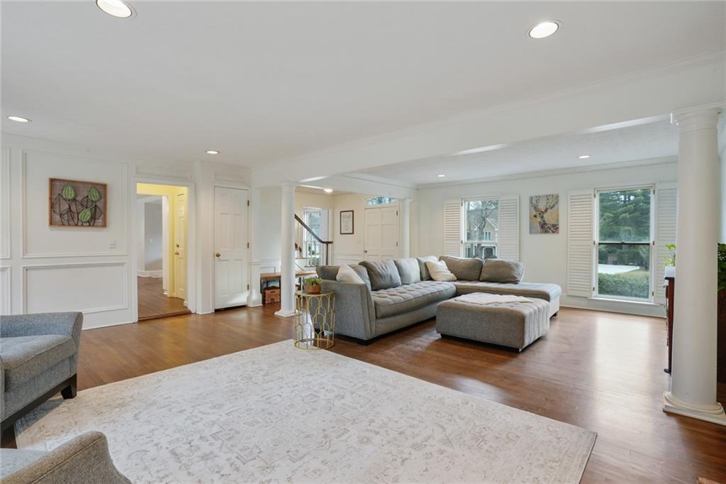 1059 Redstone Lane, Dunwoody, Georgia image 3