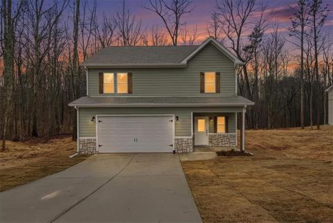 Homes For Sale - 140 Alfred Drive<br/> Carrollton, GA 30116