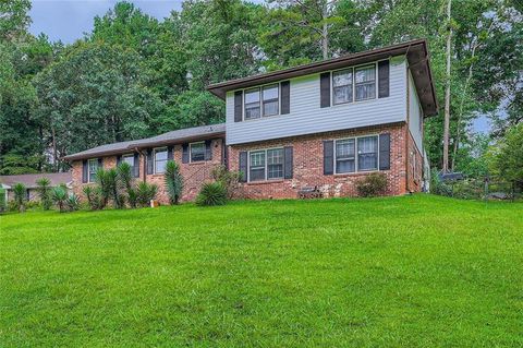 Photo of 753 Brookwood Terrace SW, Lilburn, GA 30047 (MLS # 7623584)