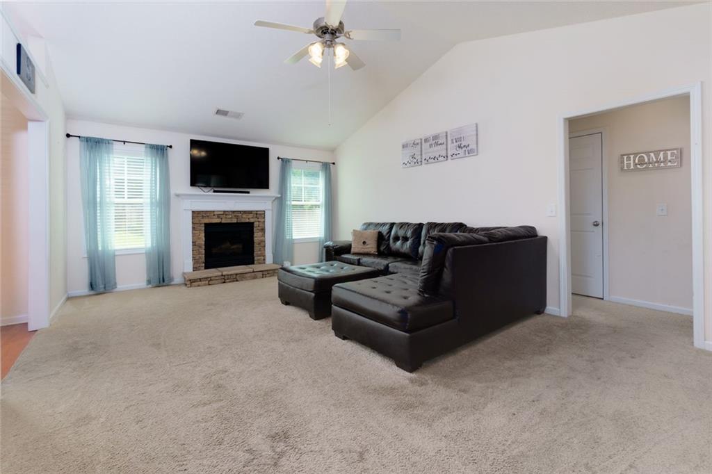 3984 Potomac Walk Court, Loganville, Georgia image 9