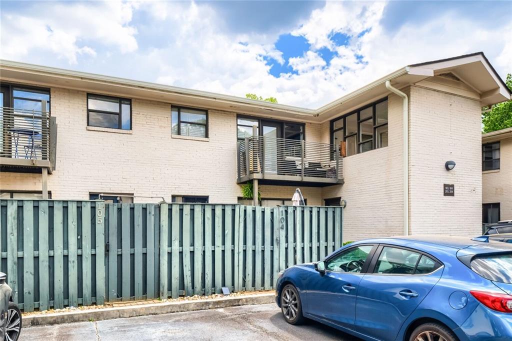 818 Greenwood Avenue NE 104