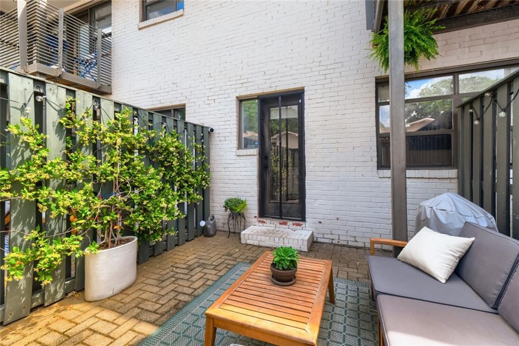 818 Greenwood Avenue NE 104