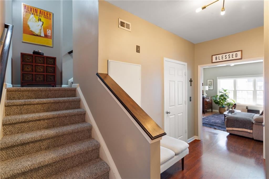 506 Vinings Forest Court SE
