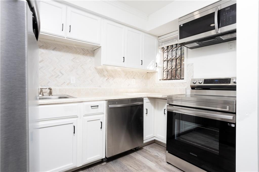 3232 Abbeywood Drive