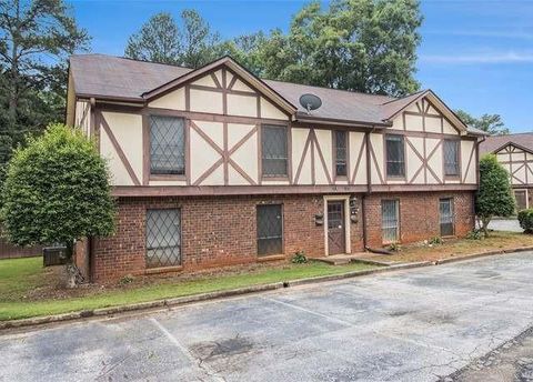 Condo For Sale - 3232 Abbeywood Drive<br/> Dekalb County, Decatur, GA 30034