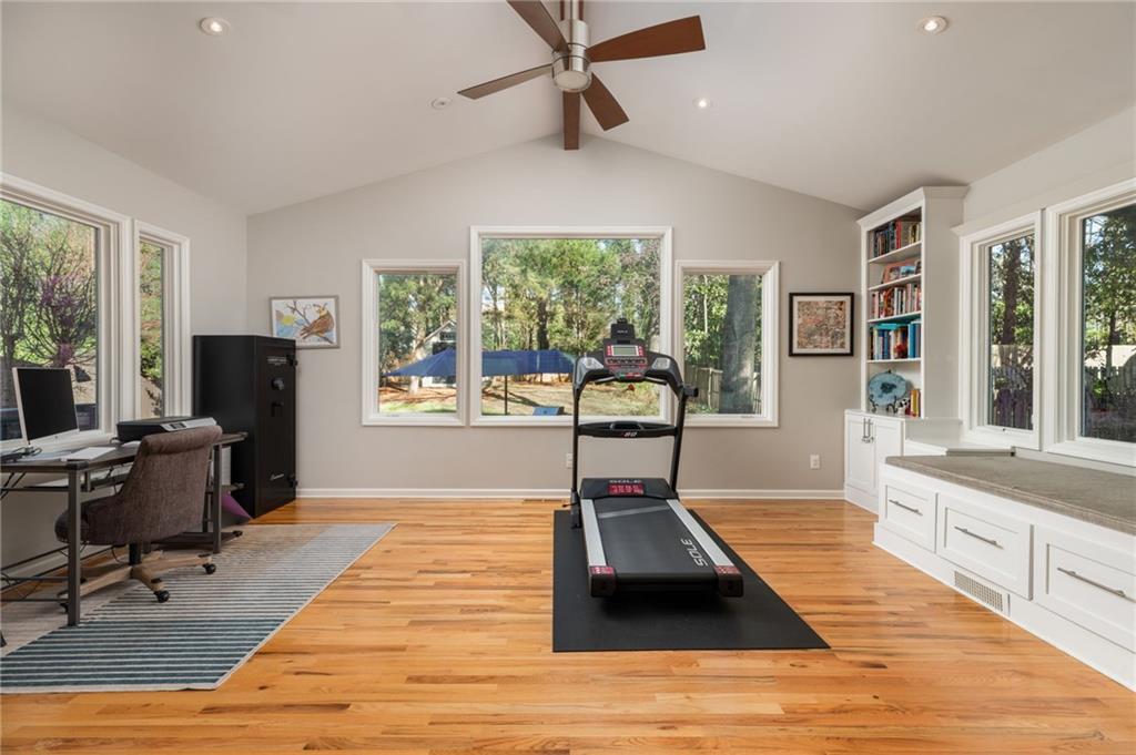 1190 Standard Drive NE