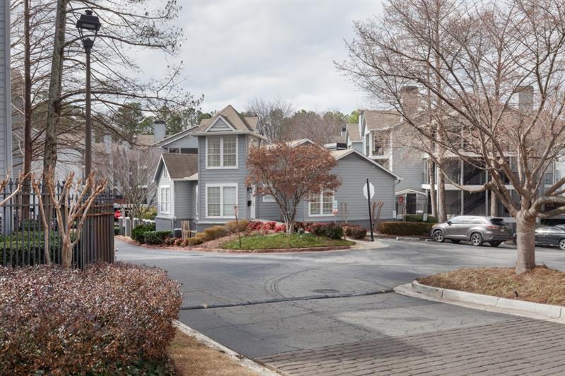 602 Granville Court, Sandy Springs, Georgia image 24
