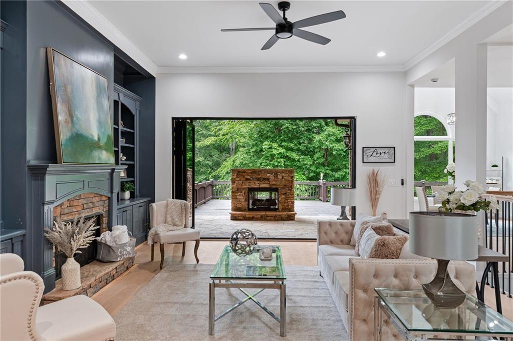 5705 Registry Oaks Lane SE