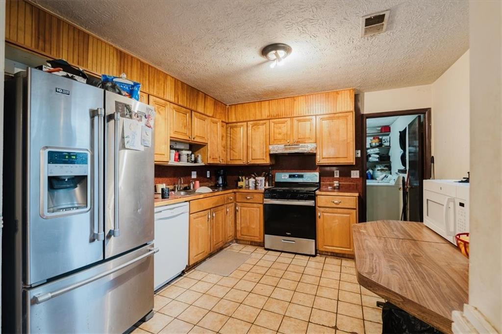5461 Chuzzlewit Court, Lilburn, Georgia image 9