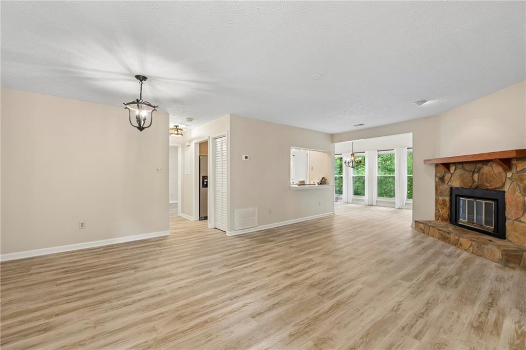 2214 Lake Pointe Circle