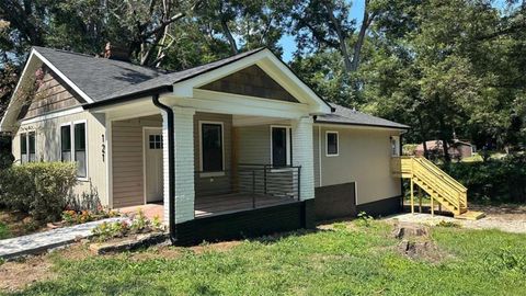 Homes For Sale - 121 Orchard Street<br/> Fairburn, GA 30213