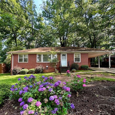 Homes For Sale - 951 Woodland Trail<br/> Smyrna, GA 30080