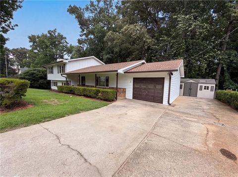 Homes For Sale - 4378 Shady Drive<br/> Lilburn, GA 30047