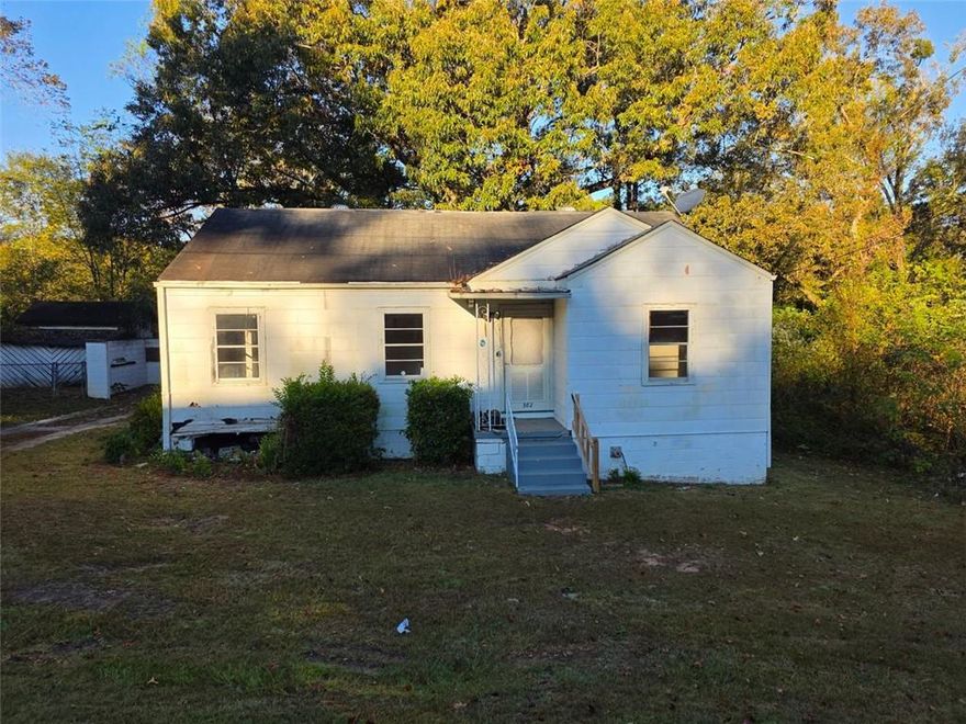 Investors, your next project is only an offer and closing away. Check out this 3Bd 1Ba fixer upper. This home is in need of your vision. Large backyard. Park in the neighborhood. Owner is a Licensed Realtor. No Assignments.  No Realtor Sign in the yard.  Cash/Conventional Only!  No Showings on Sundays! Home is SOLD AS IS!