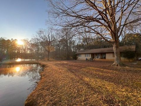 Homes For Sale - 115 Kay Circle<br/> Covington, GA 30014