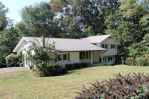 192 Summit Street Cornelia GA 30531