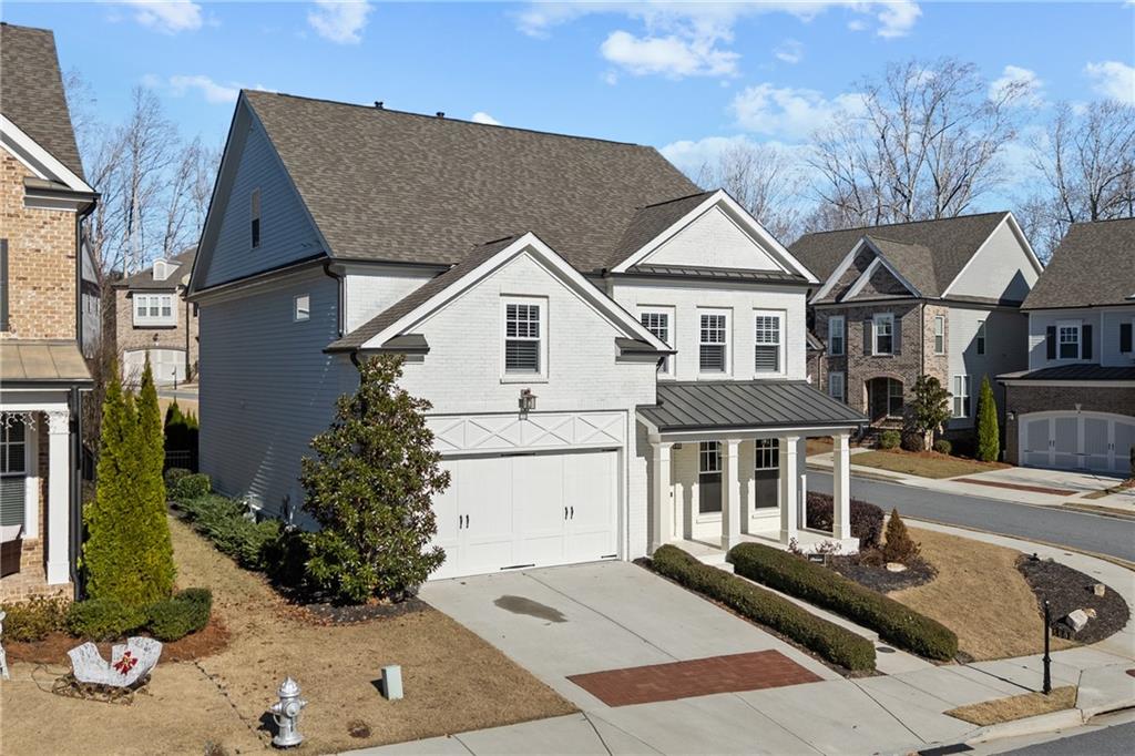 560 Hannaford Walk