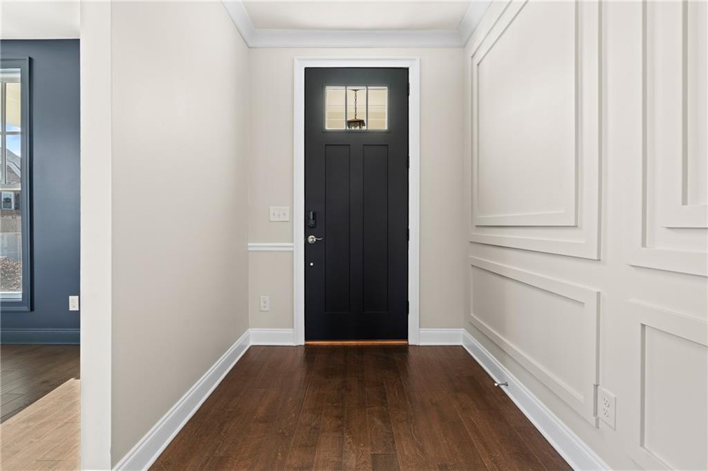 560 Hannaford Walk