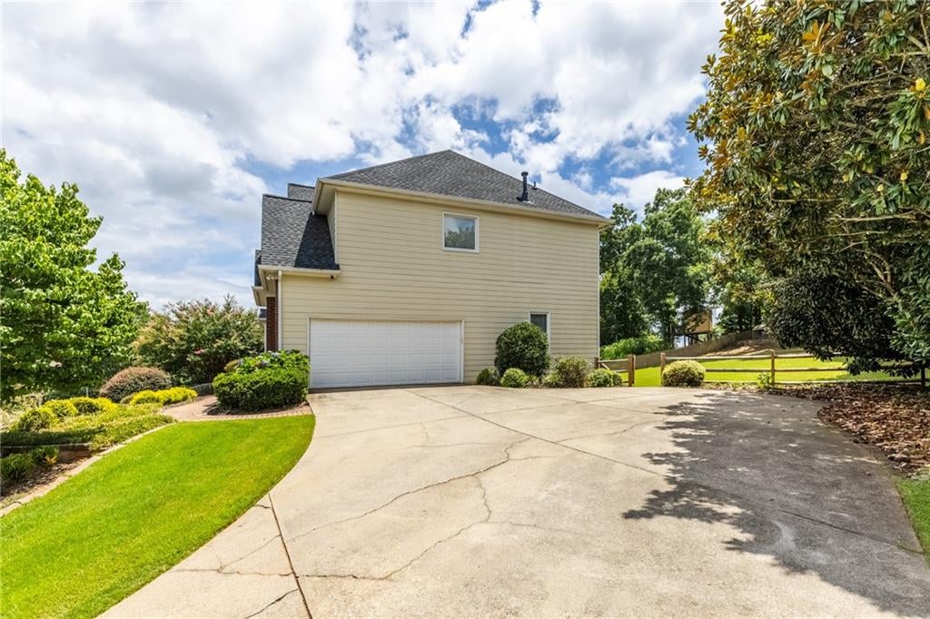 2630 Stonehill Drive