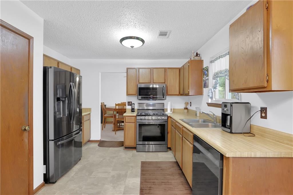 2425 Rhoanoke Drive