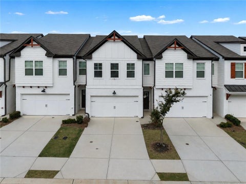 Townhouse For Sale - 234 Auburn Valley Way<br/> Auburn, GA 30011