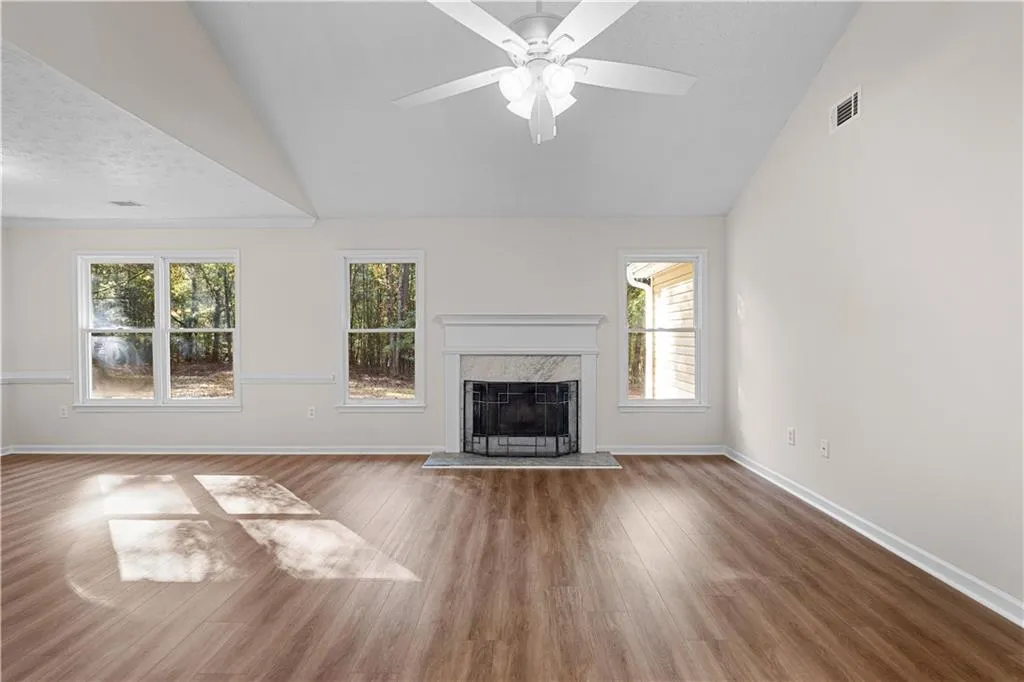 Covington, Georgia 30016, United States, 3 Bedrooms Bedrooms, ,2 BathroomsBathrooms,Residential,Active,232713