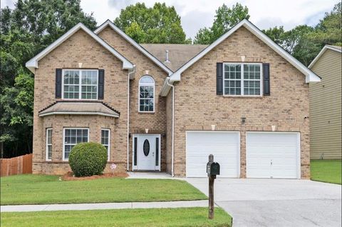 Homes For Sale - 1915 Logan Ridge Circle<br/> Loganville, GA 30052