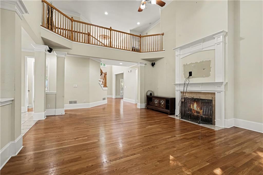 1395 Cresthaven Lane