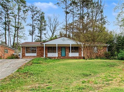 Homes For Sale - 3970 Joanne Court<br/> Forest Park, GA 30297