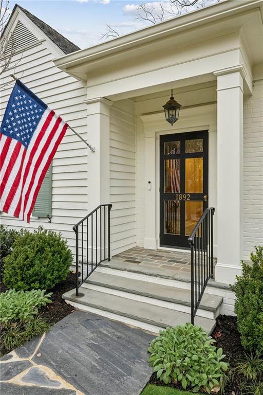 1892 Greystone Road NW