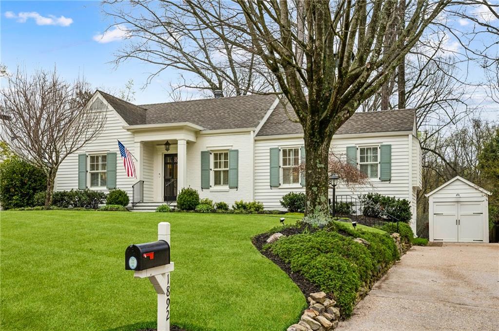 1892 Greystone Road NW