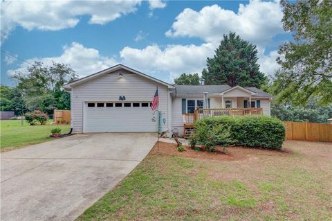 Homes For Sale - 307 Jonaquil Avenue<br/> Auburn, GA 30011