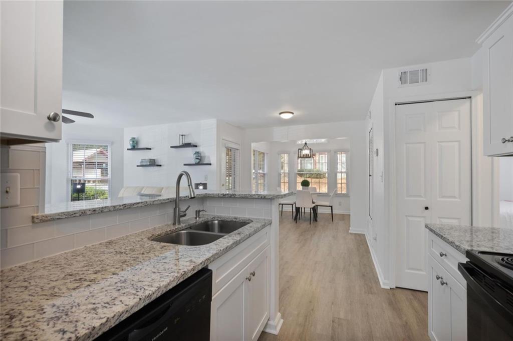 RIVERMONT VILLAGE - Residential