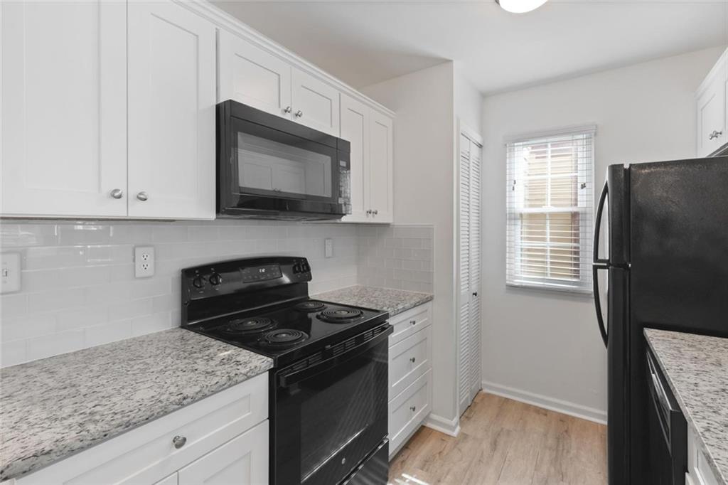 RIVERMONT VILLAGE - Residential