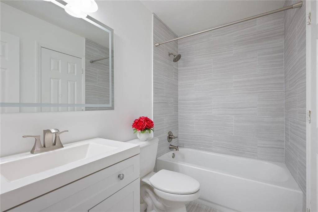 RIVERMONT VILLAGE - Residential