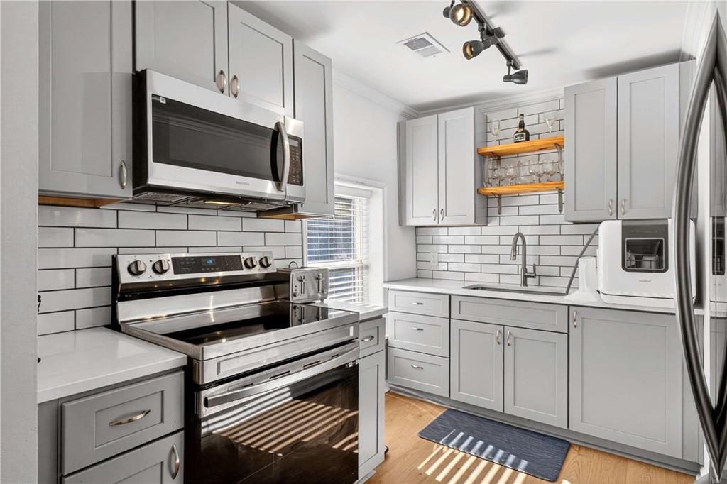 1027 Garibaldi Street SW