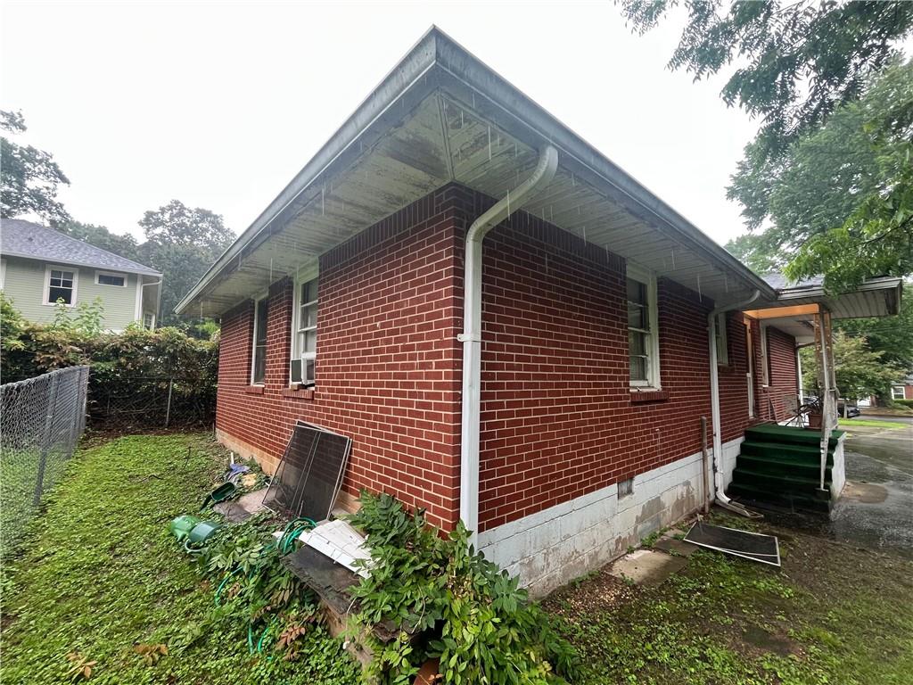 301 Sisson Avenue NE