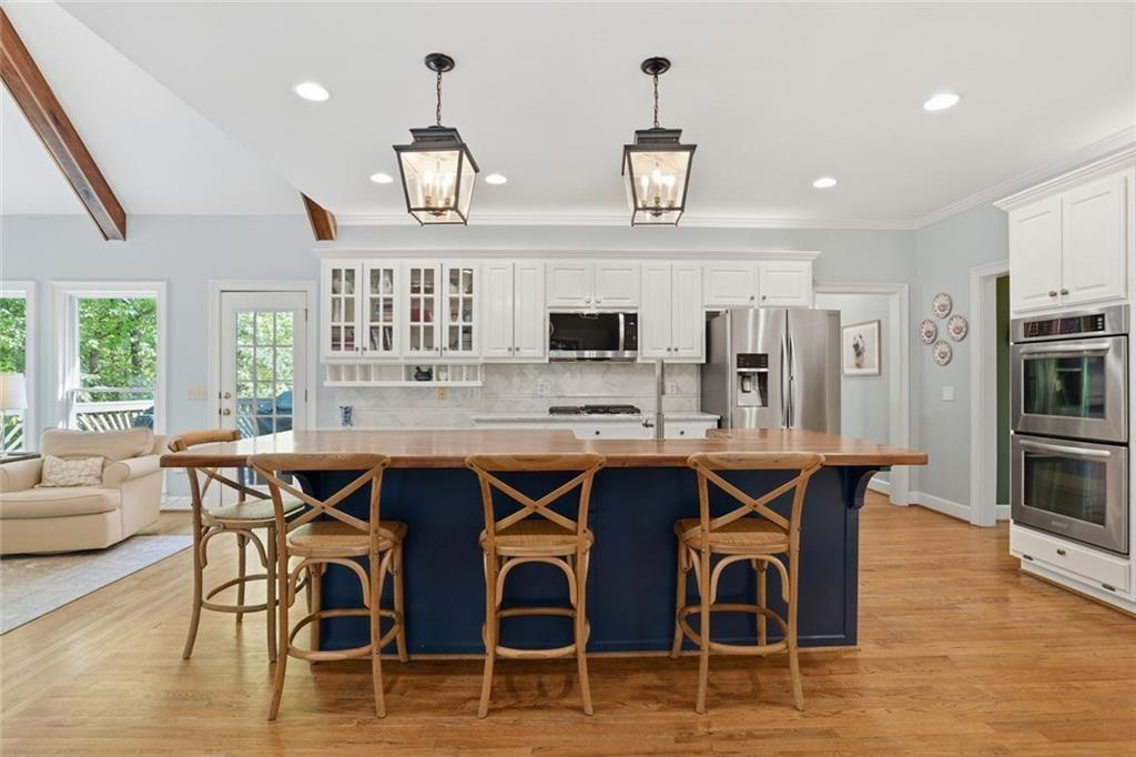 880 Randall Court NW