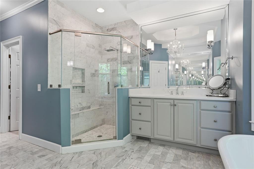 880 Randall Court NW