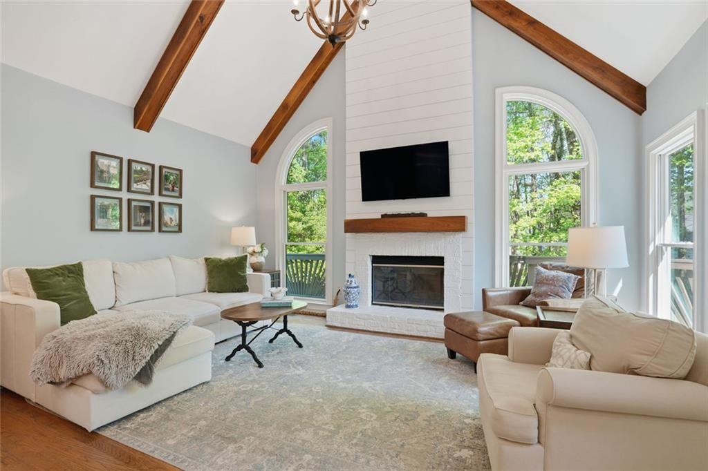 880 Randall Court NW