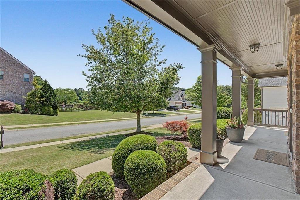 122 Lakestone Parkway