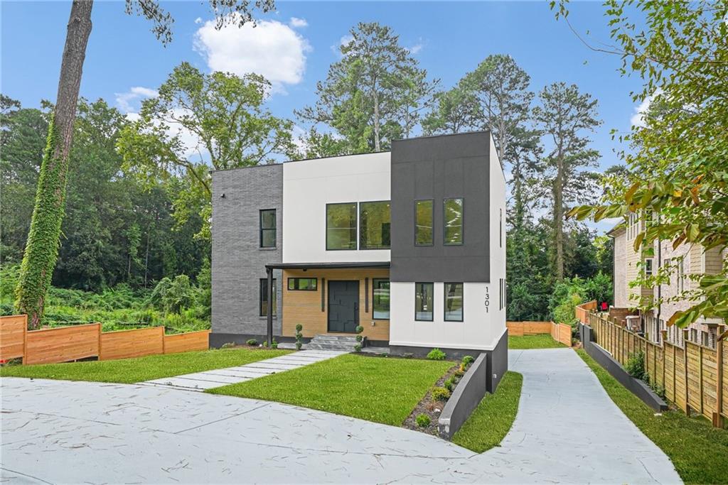 1301 Lavista Road NE